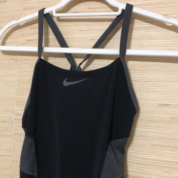 Nike Women's Black Gray Colorblock Open Back One-Piece Swimsuit size Small/ 4 - Picture 3 of 10